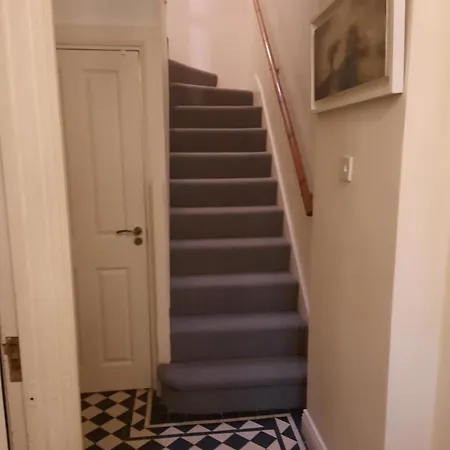 With Kitchen And Bathroom 홈스테이 *