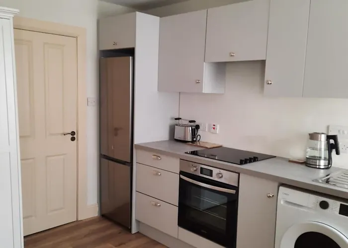 Homestay With Kitchen And Bathroom Cork